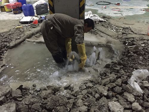 商務外環與平安大道交匯處某地下停車場防水蜜桃视频无码区在线观看亚洲精品蜜桃视频案例1